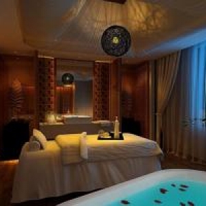 油漆弄到衣服上怎么洗掉，橄榄油、花露水、卸甲水清洗(橄榄油可以去除衣服