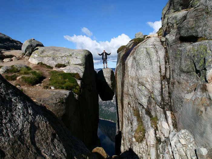 世界上8个最惊心动魄的景点(图3) 世界上8个最惊心动魄的景点--置顶表情