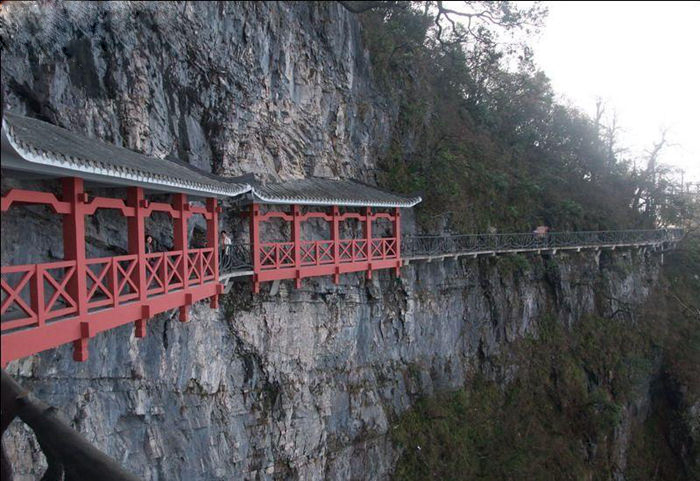 世界上8个最惊心动魄的景点(图12) 世界上8个最惊心动魄的景点--置顶表情